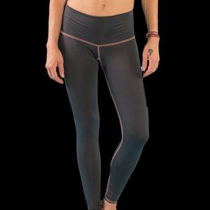 Teeki Wolf Pack Hot Pant Leggings